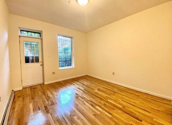 $920 / 1br - Quiet 1 Bedroom Apartment Near Local Grocery & Dining (south san francisco)63888991217537120