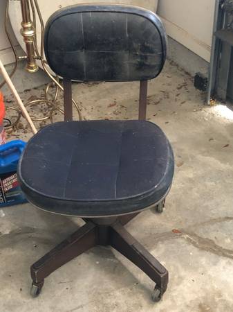 Desk chair 1