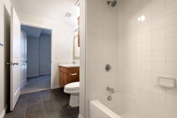 $3,003 / 2br - 1208ft2 - High ceilings (9 ft. to 11 ft.), Garden tub, Office area (Braintree)63996402984194122