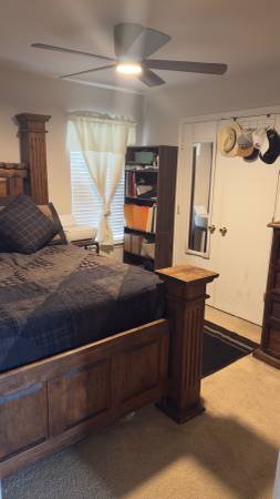 $700 / 3 habitaciones - Se necesita compañero de cuarto (Buda)63310765282305122