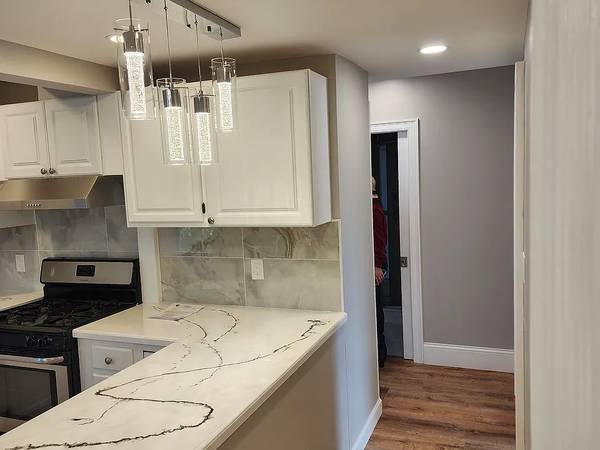 $2,900 / 2br - 1000ft2 - SWAMPSCOTT 2 BDRM DECK w OCEAN VIEW (SWAMPSCOTT)63996402883714121