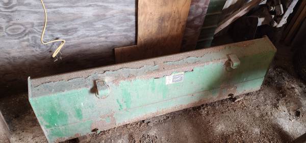 6' JOHN DEERE HOOK AND PIN LOADER BUCKET 1