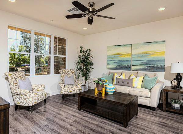 $3,295 / 3br - 1632ft2 - Ramona Shops and Restaurants + Large, Usable Balcony - Craftsman (San Diego)64037045345795122