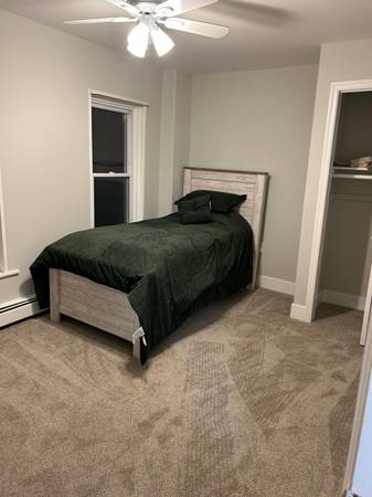 $250 / 4br - Roommate wanted (Emmaus)64010162123266122