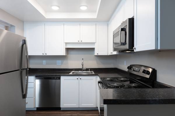 $3,794 / 2br - 980ft2 - Only 2 bedroom with in unit and bottom floor! (fremont / union city / newark)64055521865347123