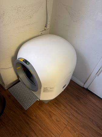 Automatic Litter Box 1