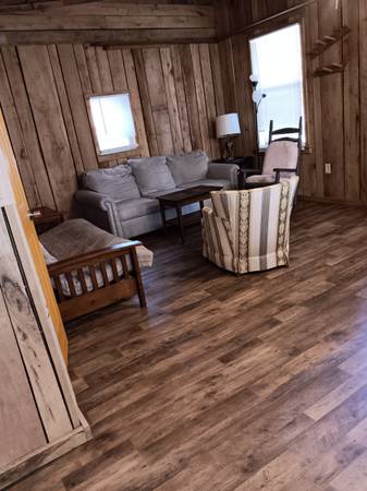$1,295 / 1br - 600ft2 - Seek professional individual to rent Rural Cabin (FRANKLIN, NC)64029203215106121