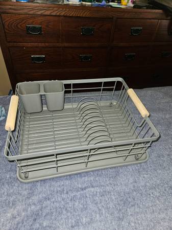 Estante gris para platos - $8 (Stockton)63469943735553120