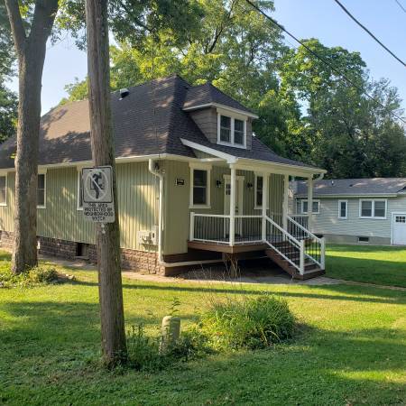$1,500 / 2br - 630ft2 - Newly renovated St.Charles 2 BR (Saint Charles)63771197112833120