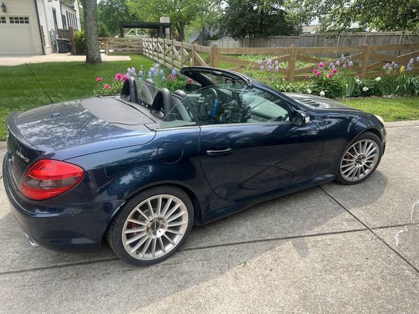 2007 Mercedes-Benz AMG SLK-Class hardtop convertible, $8,900 or Best - $8,900 (Nashville)63624936202499122