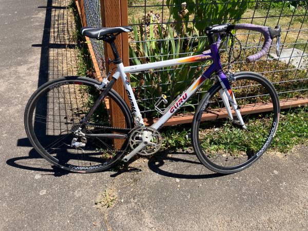 Guru bicicleta de carretera - $300 (Lynden)63435845404291121