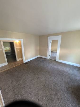$1350.00 / 4br - 2100ft2 - 4 BDRM/ 2 BTH Large Home for Rent63939131558658121