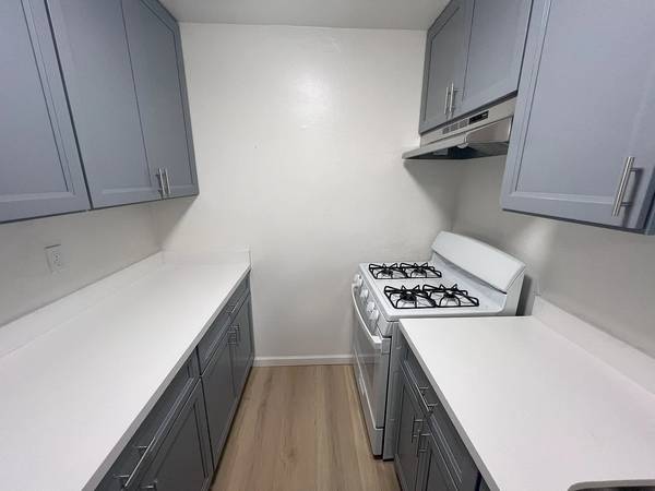 $1,700 / 2br - Amplio adosado de 2 habitaciones | Área de Park St | Recién remodelado (Central Alameda)63657846369027120
