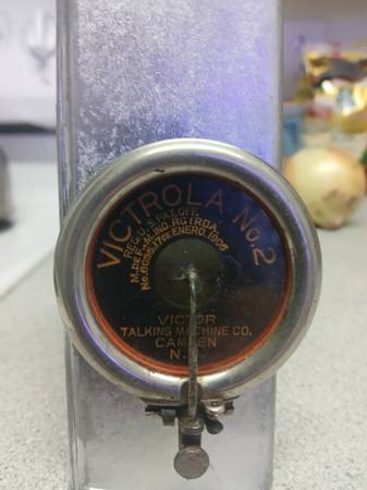 Victrola resonator 1