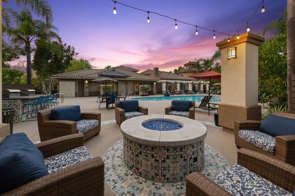 $3,951 / 3br - 1327ft2 - 3 BD, Electrodomésticos de acero inoxidable, Estacionamiento fuera de la calle (11760 Westview Pkwy, San Diego, CA)63663905279617123