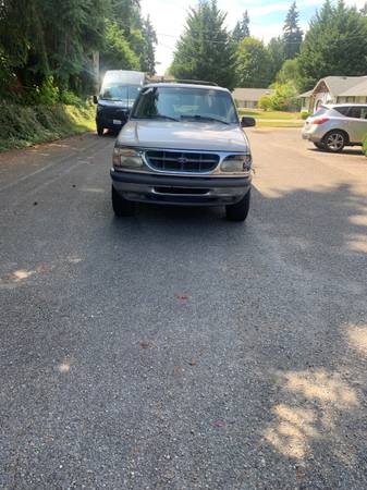 1998 Ford Explorer 4D SUV 4WD - $2,500 (Puyallup)63617194515457121