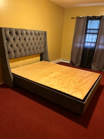 $275 / 3br - 120ft2 - Spacious room for rent in a 3bdr apt (East New York)64033633717890122