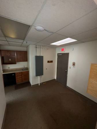 $17 / 1700ft2 - Espacio de oficinas en el centro de Allentown con estacionamiento –1,700 pies² – $17/pies² (Allentown)64145512520195121