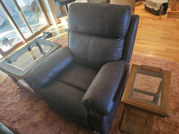 recliner and matched tables 1