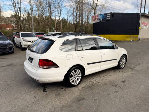 2011 Volkswagen Jetta SportWagen TDI Wagon - $7,500 (Premium Spec Seattle)63475919923971123