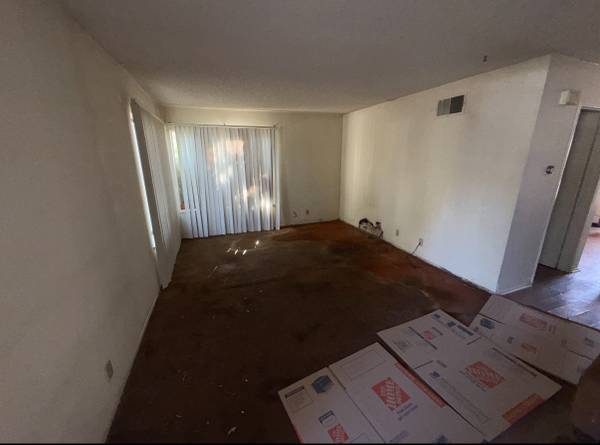 OFF MARKET NORTH HILLS CONDO FIXER UNDER 400K! 1