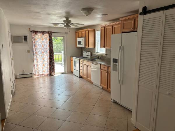 LARGE 2 BEDROOM APARTMENT 1