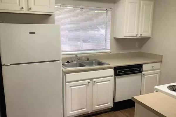 $1,750 / 1br - 787ft2 - You've picked a great space! We're near public transport (Seattle)63688277943553123