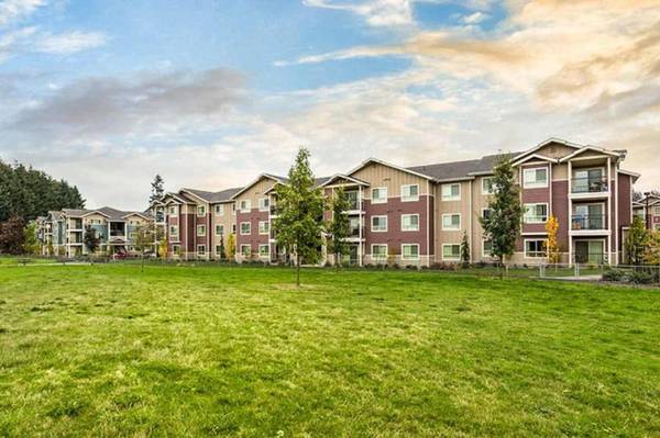 $1,500 / 2br - Income Restrictions Apply, Breakfast Bar, 2BD 1BA (2401 NE 4 Seasons Ln, Vancouver, WA)63820940540419123