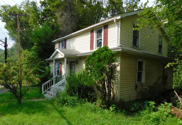 $255,000 / 4br - 1455ft2 - Two Family 4 bedroom HUD home on 0.12 acre (130 James St, Rosendale, NY 12472)64198017470977122