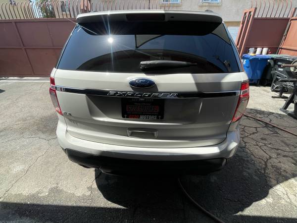 2012 Ford Explorer XLT FWD - $9,900 (5104 East Olympic Blvd.)63624607887361124