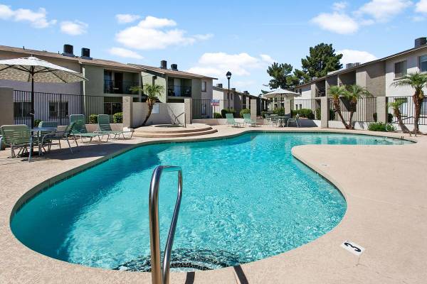 $1,599 / 2br - 950ft2 - Bilingual Staff, Professional and Friendly Staff (West Valley)64024992769537120