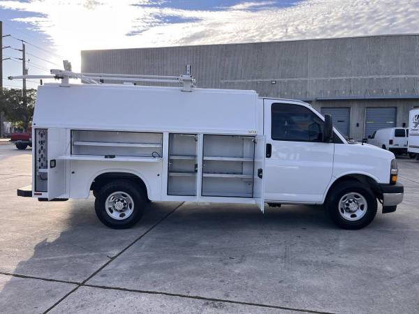 2021 Chevrolet 3500 CUTAWAY EXPRESS - Photo 10