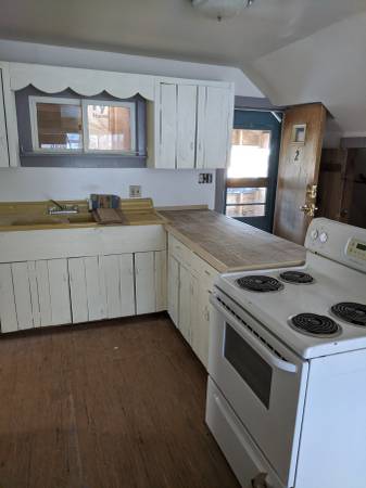 $1,100 / 1br - 624ft2 - Sweet 1BR in Downtown Neighborhood (Brattleboro)63313460872323124