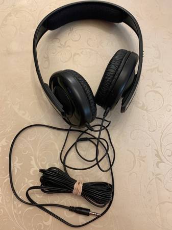 Sennheiser HD 202 Headphones 1