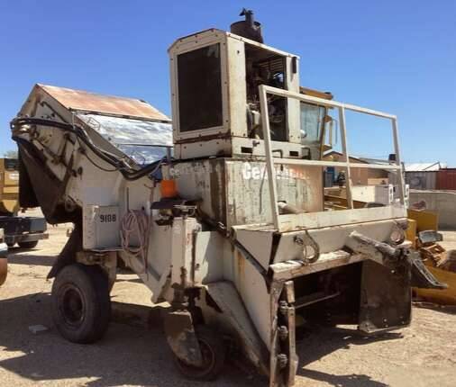 Asphalt Transfer Machine – Cedarapids MS2 w/ John Deere Diesel Engine 1