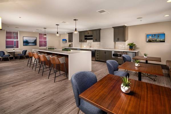 $4,112 / 3br - 1453ft2 - Bike Racks/Storage, Upgraded Interiors Available, Gas Range (3455 Kearny Villa Road, San Diego, CA)63933380726146121