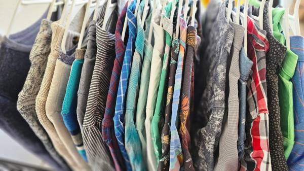 👔 LOT of 22 Boys Youth Size 10-14 Collared Shirts & Sweaters 👔 1