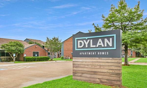 $1,250 / 2br - 👀 LOOK AND LEASE SPECIALS👀 (2333 Escalante Ave, Fort Worth, TX)63796555578369120