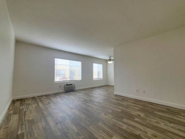$1,895 / 2br - Mollison Villas - 2x1 Arriba con Mucho Almacenamiento! Piscina, Lavandería y Spa! (El Cajon)63841344096131121