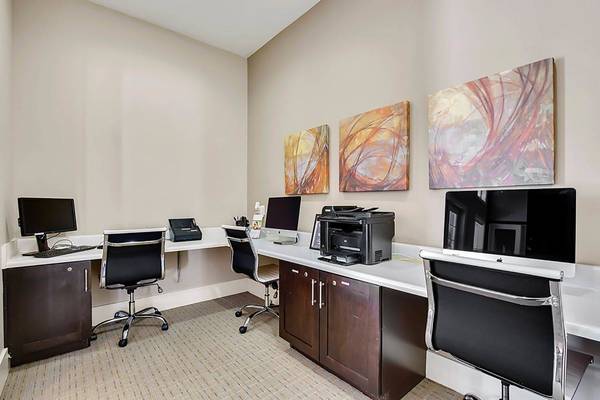 $1,515 / 2br - 990ft2 - Car Wash Area, Eat-in Kitchen, High Speed Internet Access (Jacksonville)64005271708163123
