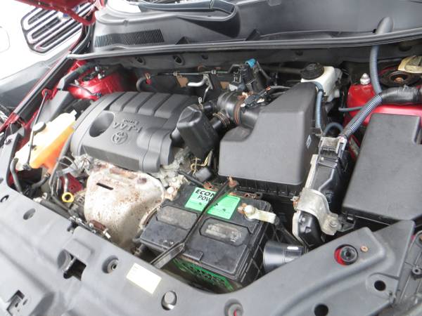 2012 Toyota RAV4 Base I4 4WD - $4,600 (QUEENS NEW YORK)63654716024065124