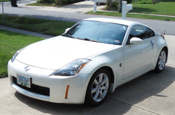 Limpio, todo original, de un solo dueño, Nissan 350Z, solo 43 mil millas - $19,999 (Virginia Beach)63621705619971122