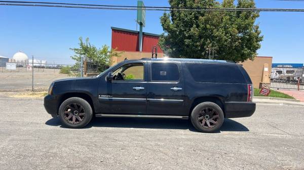 2007 GMC Yukon XL 1500 AWD All Wheel Drive Denali Sport Utility 4D SUV - $3,800 (Real Deal Auto)63619131435651122