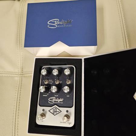 UAFX Starlight Echo Station guitar delay pedal 1