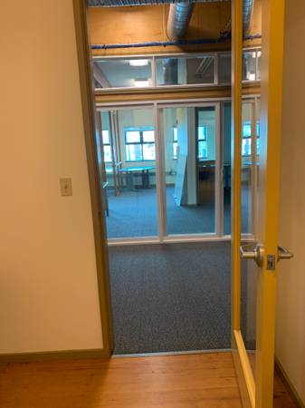 $500 / 137ft2 - Suite 217B (Fremont/Wallingford)64183776784385121
