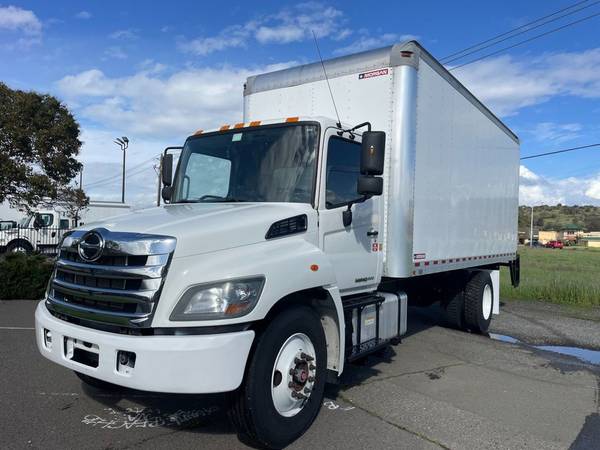 2017 HINO 268 20' BOX WITH LIFTGATE **NON-CDL** - $34,500 (SAN FRANCISCO)63440914260481122