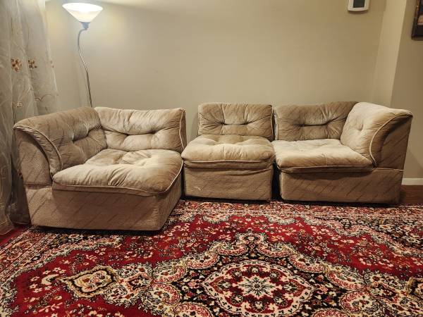 Sectional sofa with ottoman 1