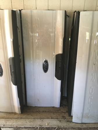 2023/24 Ford Super Duty Tailgate 1