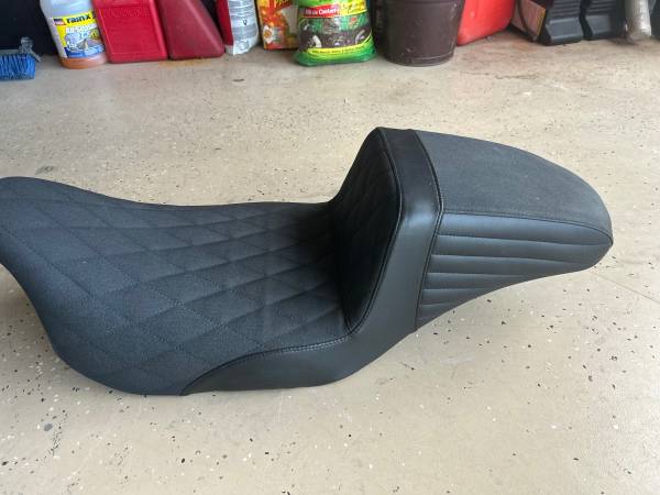Harley Seat, La Pera 1