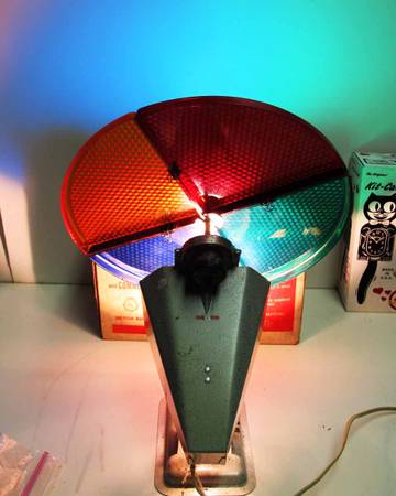 Christmas Penetray Color Wheel 12" Giratorio Ámbar Azul Rojo Verde - $125 (SE Salem)63435592366977124